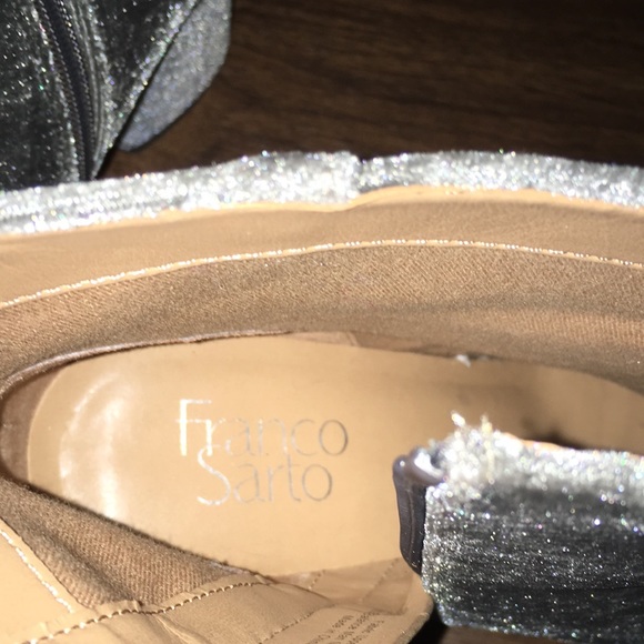 Elegant Gray Velvet Ankle Boots - Picture 3 of 4